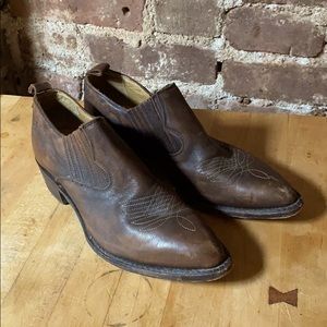 Frye women’s brown leather ankle boots booties 7.5